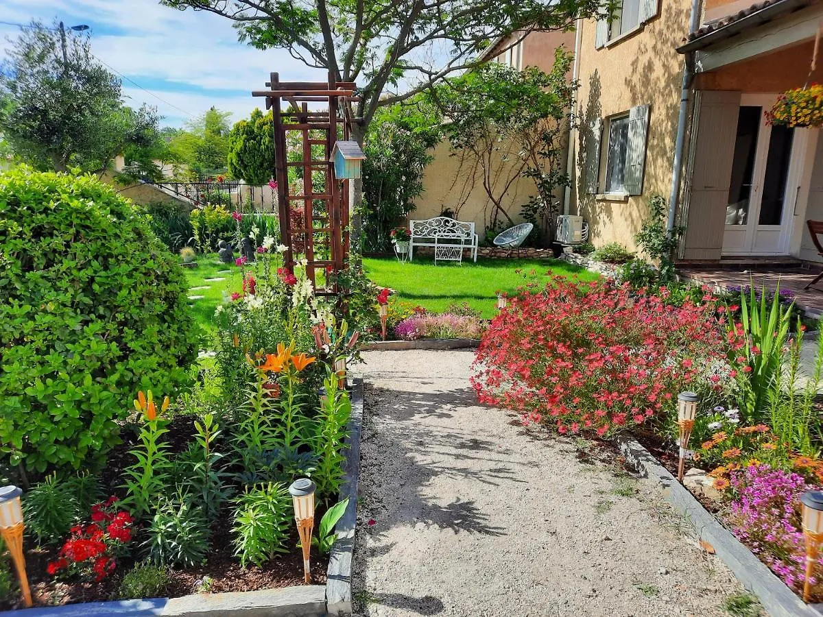 La Maison Du Chemin Des Prairies Hotel Morieres-les-Avignon Guest house